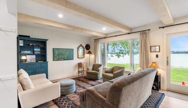 Crooked Lake Waterfront Cottage With Private Dock