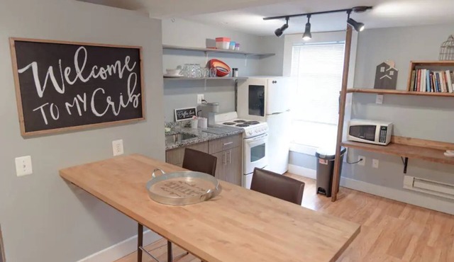 Cute & Cozy North End Studio