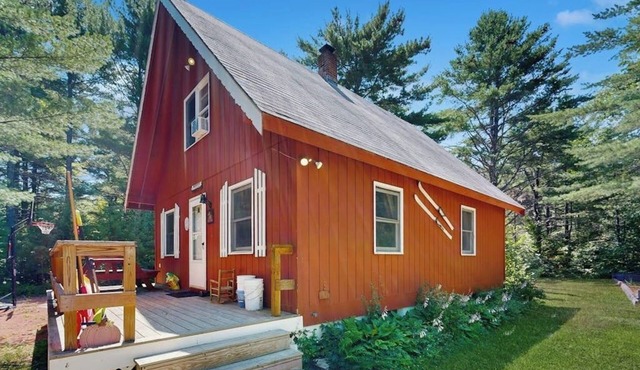 Dog-Friendly Cottage w/Free WiFi, Kayak, Firepit, and Wood Stove