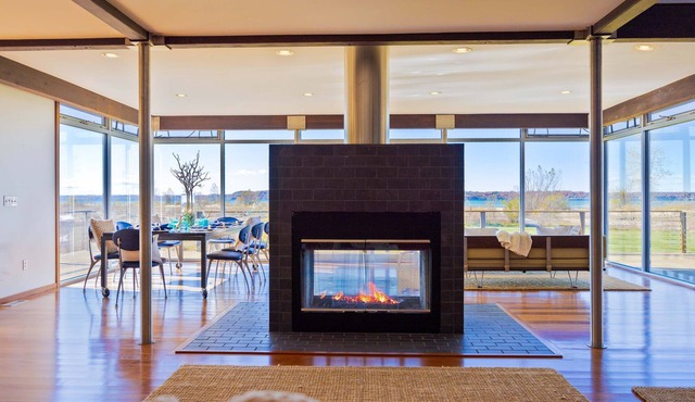 East Bay 7BR Luxury Home, Beach, Dock, Hot-tub!