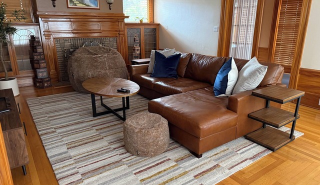 Elegance & Comfort, Spacious 6BR in Accessible & Historic San Jose Neighborhood