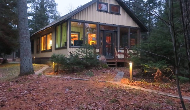 Family cabin on Lake Superior with beach + 30 acres of woods