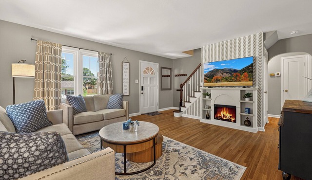 Fantastic 4-bedroom house with AC in charming Jefferson City