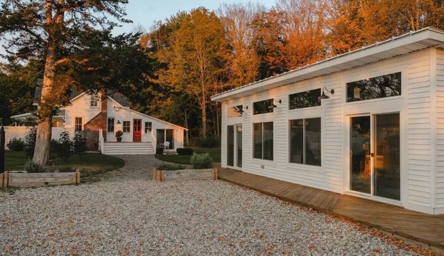 Farmhouse Compound - 4 Season Swim Spa & Cinema