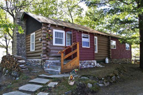 Fascinating Cabin with Foosball and Air Hockey Table in Carp Lake, Michigan