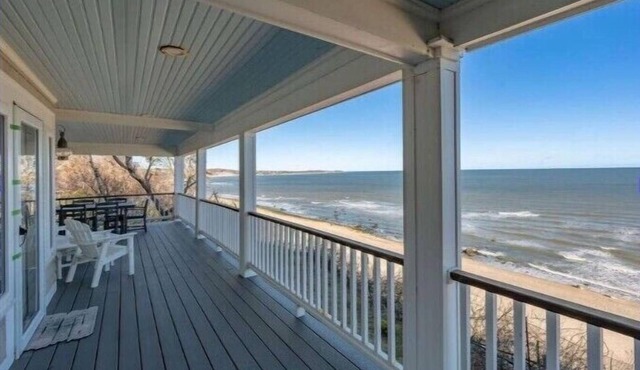 FREE Activities Everyday! New Listing-4BD Oceanfront Beach House-A/C, Panoramic Views of Cape Cod Bay