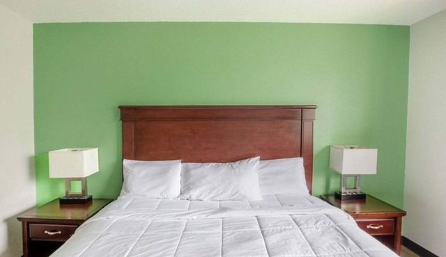 Full Bed|Non-Smoking