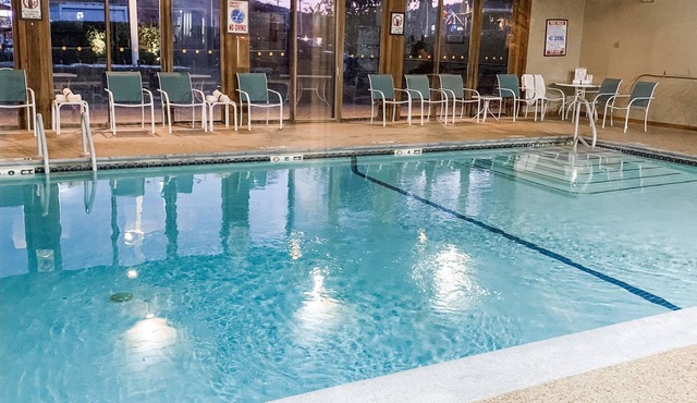 Gilford condo with pool, walk to beach, 7 mins to Gunstock