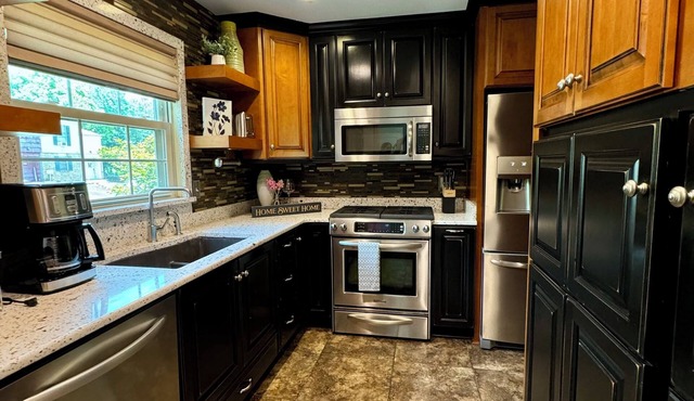 Gorgeous & Conveniently Located Townhome - Hoover/Vestavia - UAB - Met
