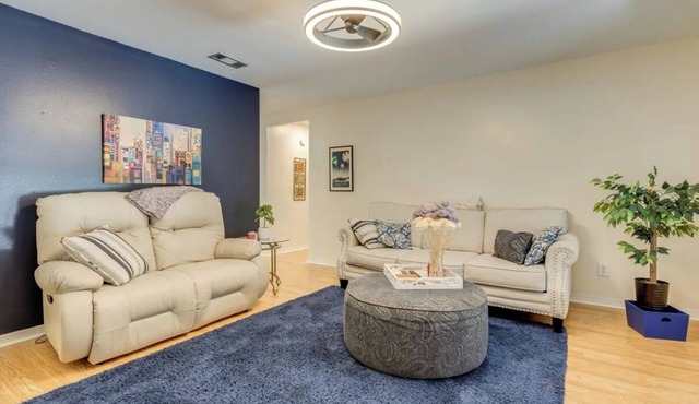 Gorgeous, large, newly remodeled duplex with AC in charming Fairhope