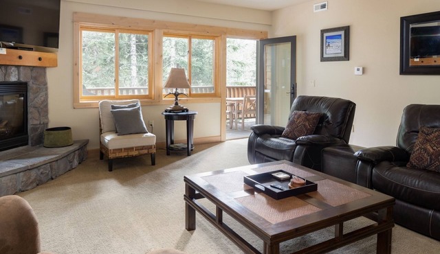 Grand Lodge 23 at the Official Collins Lake Resort