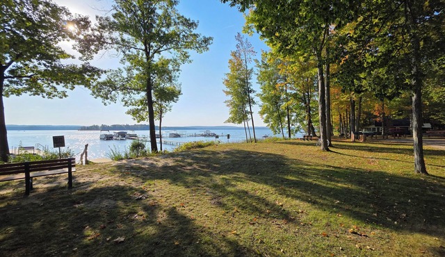 Green Lake Gem 3BR Lake access near Interlochen Arts Academy & Traverse City