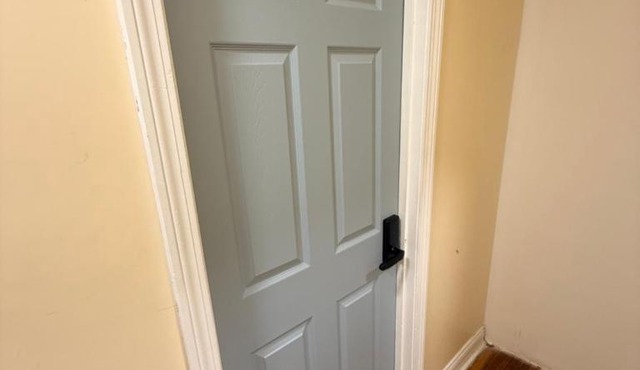 Grey comfort room