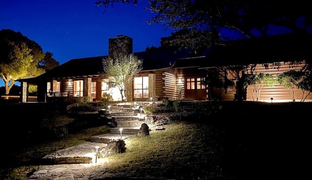 Impressive Modern Cabin with Beautiful Interior and Exterior in Ingram, Texas