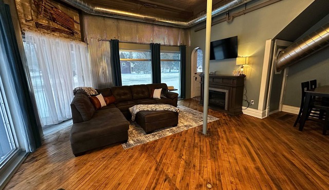 Large Condo! Great for groups!-1 Mile from Boyne Mt Resort