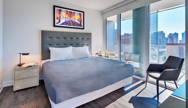 Level - Old Town Luxury Two Bedroom and Two Bath Suite