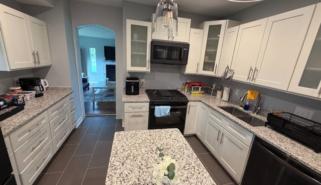 Luxury Family/StayNear Mystic Lake/Canterbury