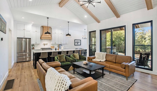 Luxury retreat in The Reserve at Boyne Mountain Resort — private hot tub