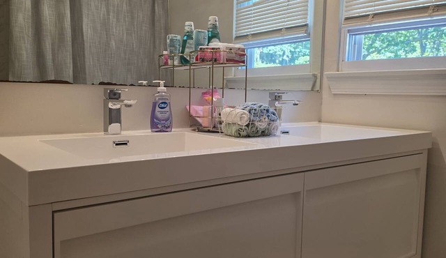 Marvelous 4-bedroom house 40 min from AC 40 min from Philly.