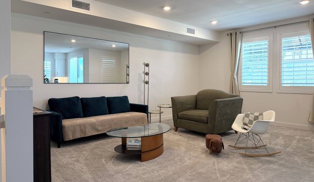 Massive Townhome with Huge Home Theater and Gym