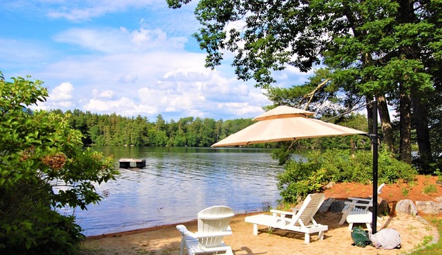 Modern private lakefront house w/ a/c wifi firepit