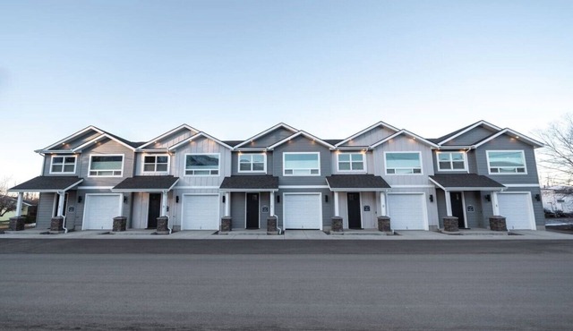 Mountain View Townhome E| Walk to Downtown Joseph
