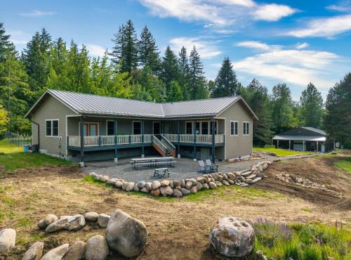 Mt Hood Home Indoor Pickleball Court Sleeps 12