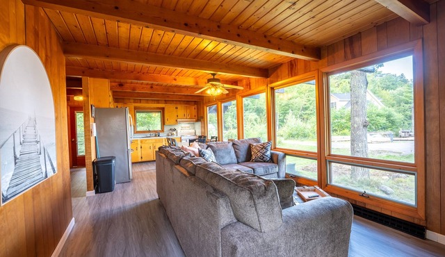 New Charming Chalet with Lake Winni Views