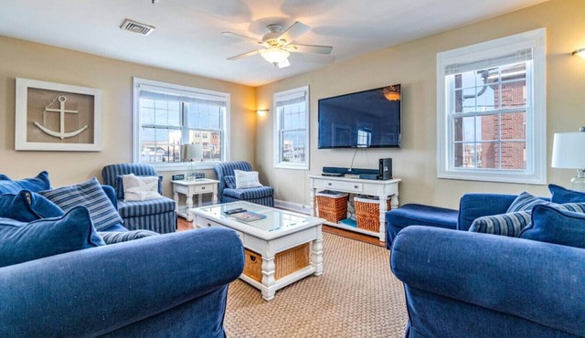No Taxes, elevator, king bed, beach tags and parking