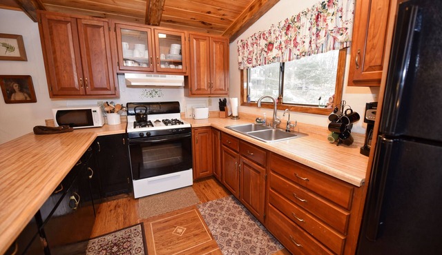 One Level Living with Views of Mt Chocorua, 3 Bedrooms, 1 Bath Sleeps 6