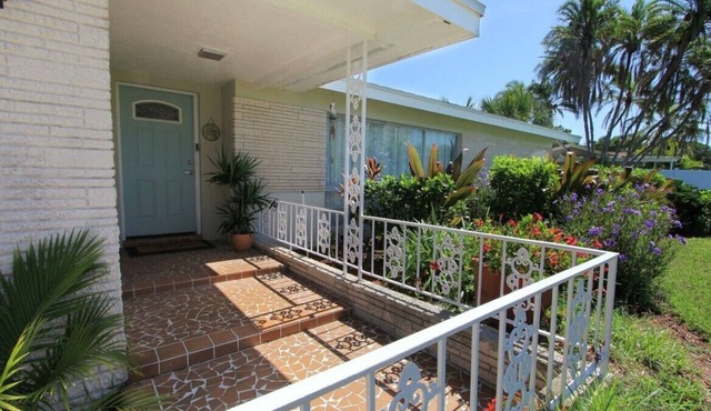 Private Executive Home Tierre Verde Paradise Palms 3 bedroom/Office/Pool!