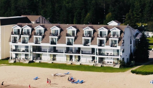 Quality Inn & Suites Mackinaw City Beachfront