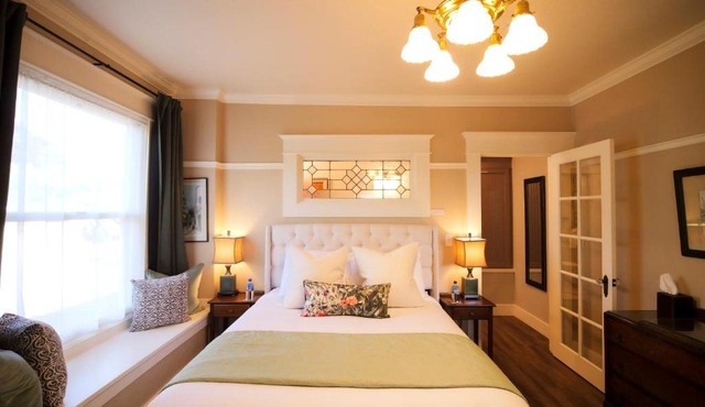 RedTail Inn - 3 Suites Sleeps up to 12