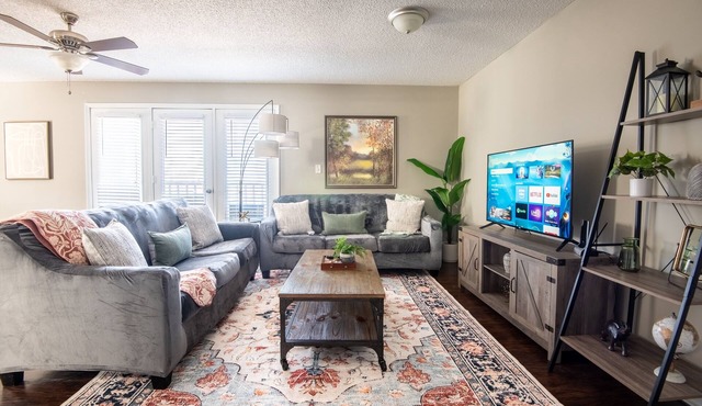 Ridge Retreats Unit B - Balcony/Wifi/4 Queen Beds