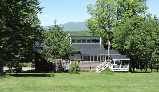 Rolling Lawns Gorgeous Views plus Private Beach Access