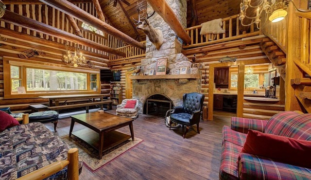 Secluded 10-Acre Riverfront Lodge. Pet-Friendly! Hot Tub!