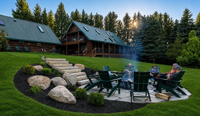 Secluded, log cabin chalet 16+ custom outdoor fire pit, air hockey, 2 hot tubs!