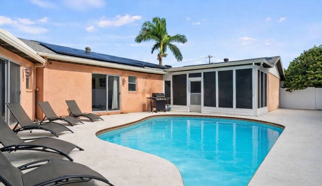 Siesta Key Pool BBQ Mini Putt 3BR 2BA Sleep 12