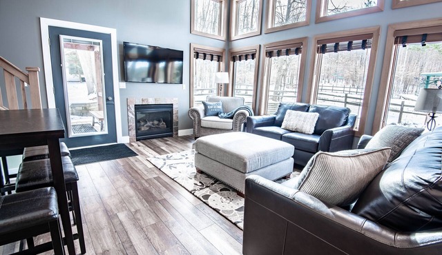 Ski-in/out | 652 Disciples Village Condo | Gas Fireplace | 5 BR | Sleeps 18!