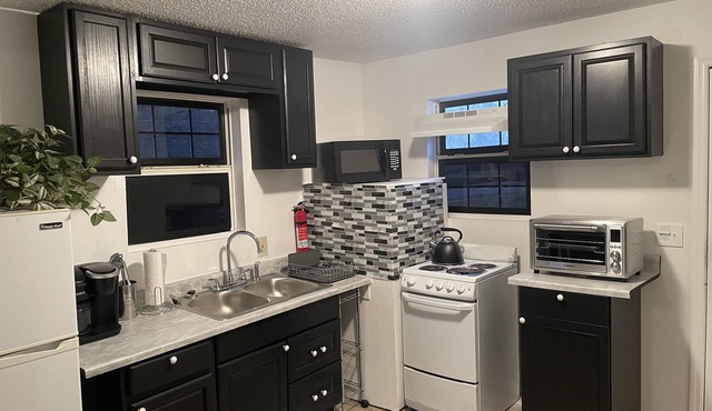 Small cottage minutes from the capital