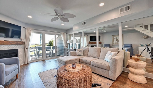 Spectacular Bay Views Near Fenwick Island - 3BR Coastal Retreat! Community Pool, WIFI, Beach Town, Shopping and Restaurants! *FREE Linens with 7 night stay*