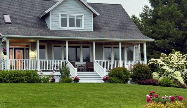 Spectacular Up-North Retreat!