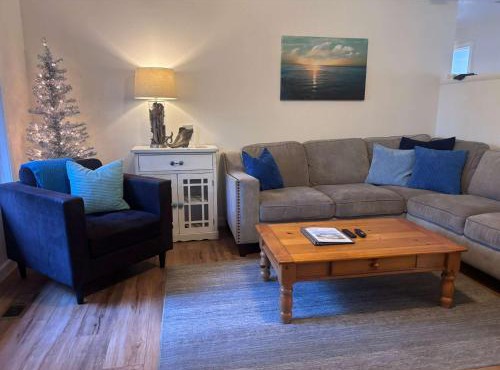 #StayInMyDistrict Cozy Rockaway Beach Cottage