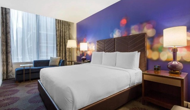The Chicago Hotel Collection | Comfy Downtown Chicago Stay, Steps from Mag Mile