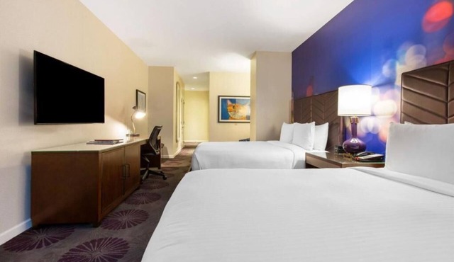 The Chicago Hotel Collection Magnificent Mile, Modern Double Queen | 2 Units