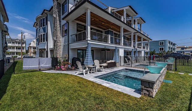 Top Level Luxury BeachFront on Boardwalk, Roof Deck, Pool & Elevator! 6BR/7BA!