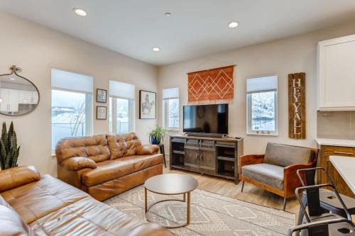 Trekker Townhome - Mountain Charm - New Floors