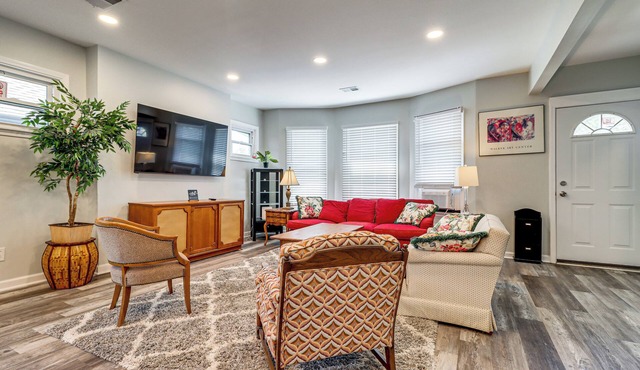 Under 1 Mi to Med Center & Midtown: Detroit Apt