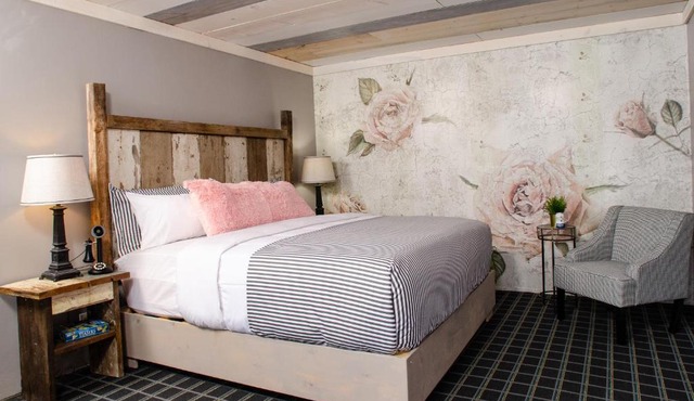 Vintage Block Inn & Suites