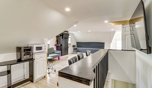 Walkable Abode in Stroudsburg's Business District!